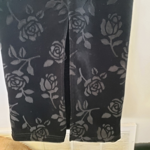 Possessed Vintage 90s Med Sleeveless Black Velvet Maxi Dress Rose Floral Pattern - Picture 7 of 8